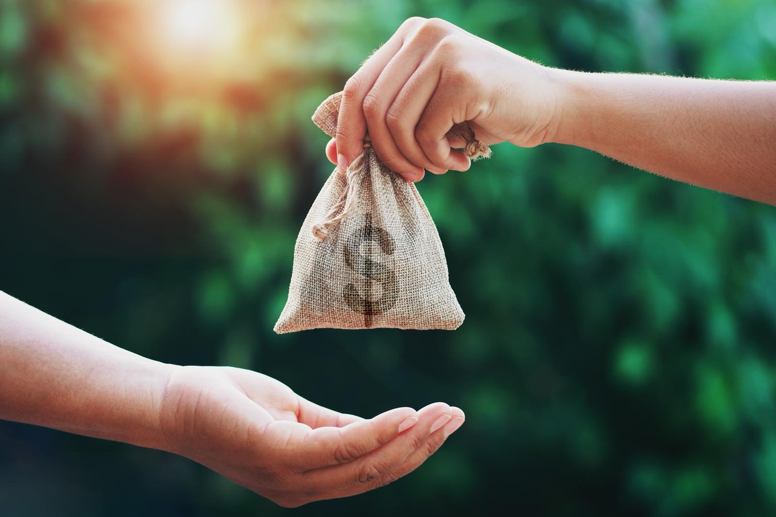 How do loan companies obtain a money lender licence and conduct their business?