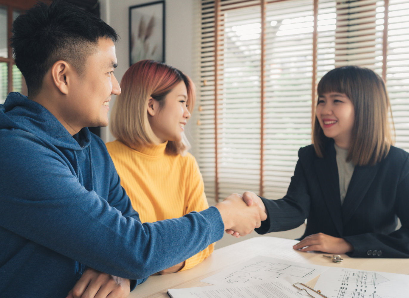 What are legal or licensed money lenders in Singapore?
