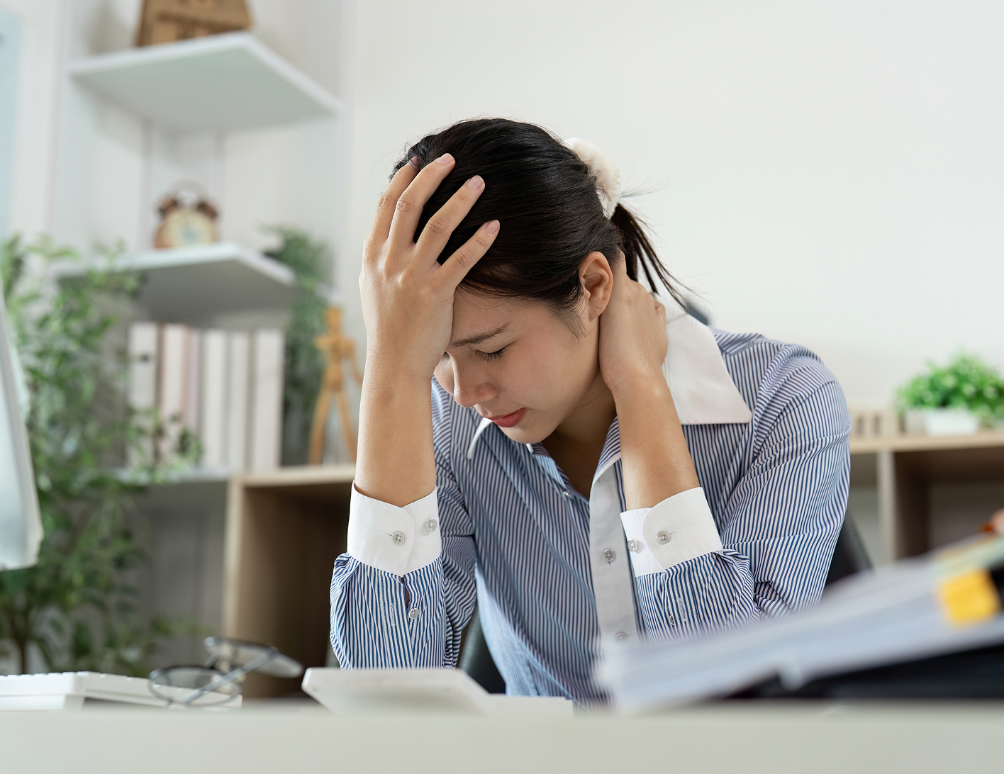 How should I deal with licensed money lender harassment